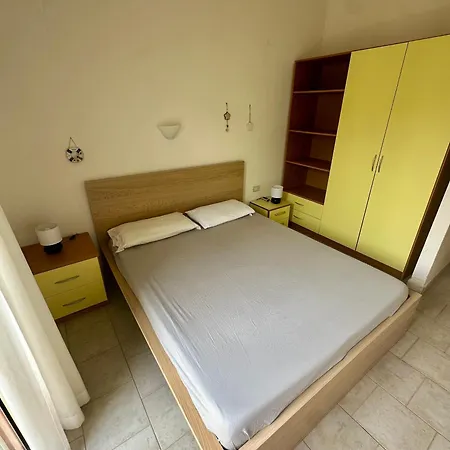 Grandpa In With Swimming Pool Apartment *