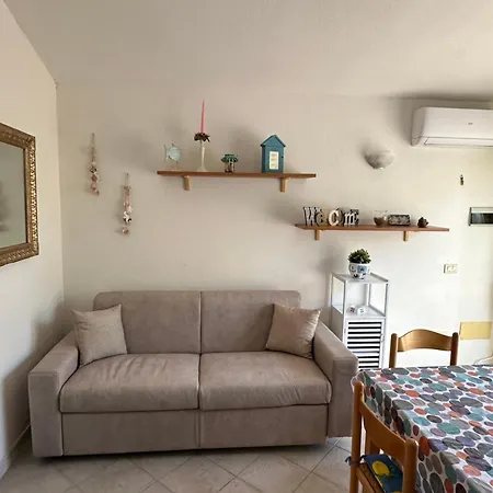 Grandpa In With Swimming Pool Apartment Badesi